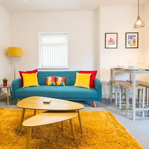 Detached Coach House Near Principality Stadium In Cardiff