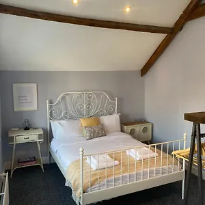 Lovely Coach House With Free Parking Cardiff